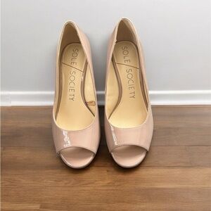 Stylish peep toe wedges